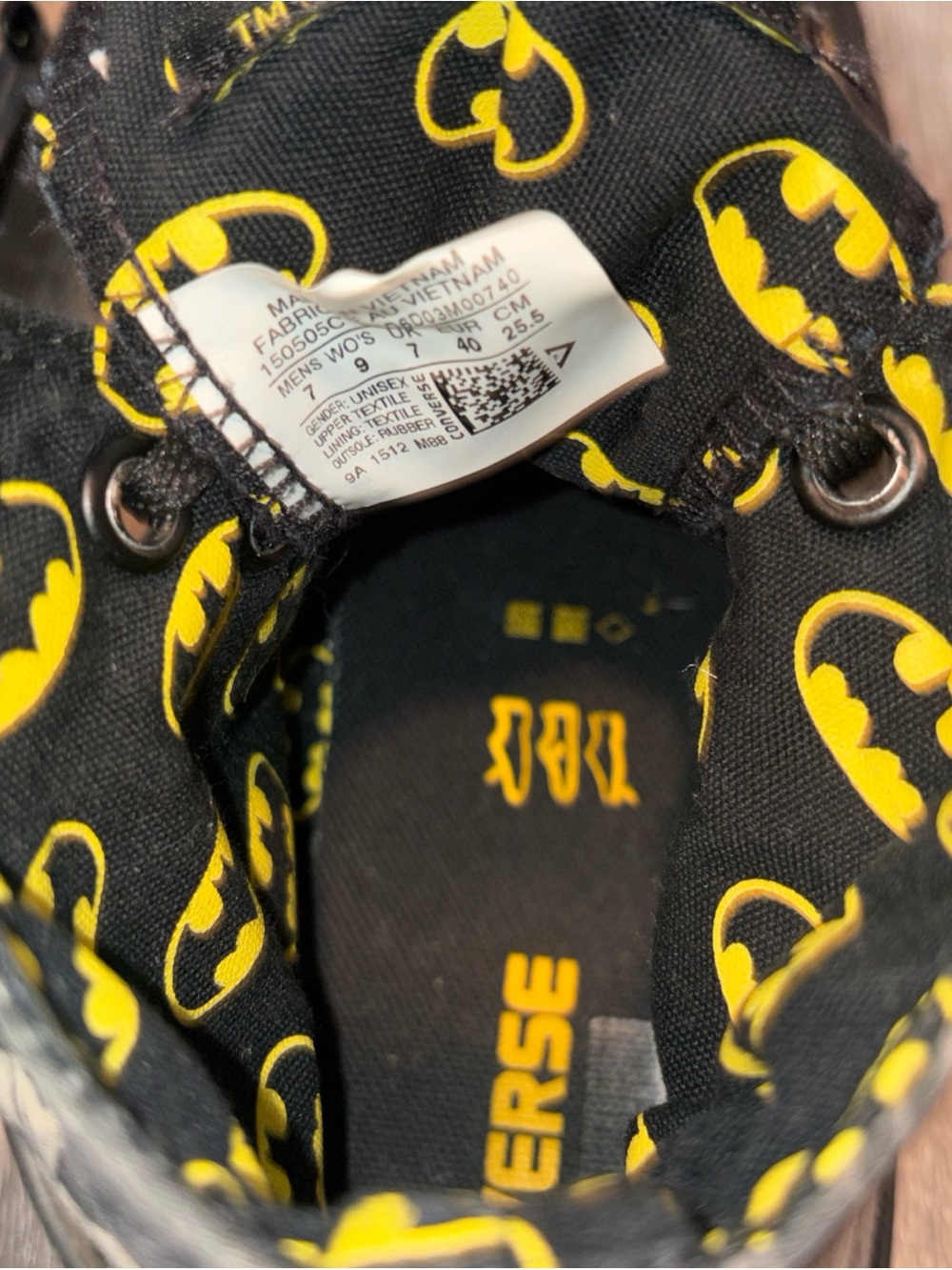 DC Comics x Converse Chuck Taylor All Star High Batman - Size 7 Men’s 9 Women’s - Picture 9 of 10